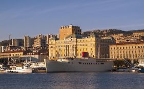 Botel Marina